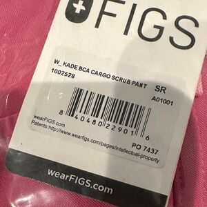 NWT FIGS Kade Cargo Scrub Pants in Pink